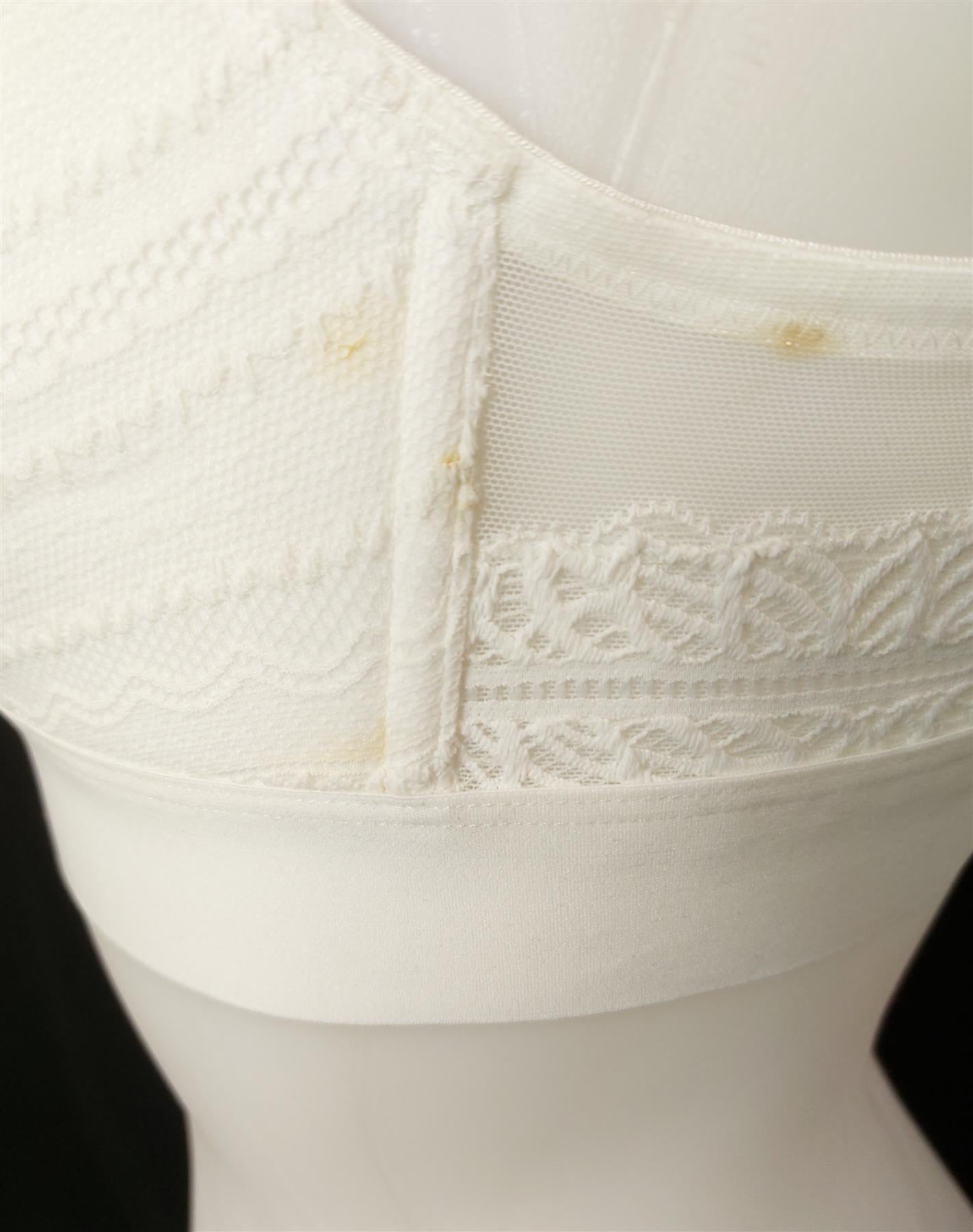 Oysho Non-Wired Lace Bra Padded Comfort Designer White 38B (Shop Soiled)