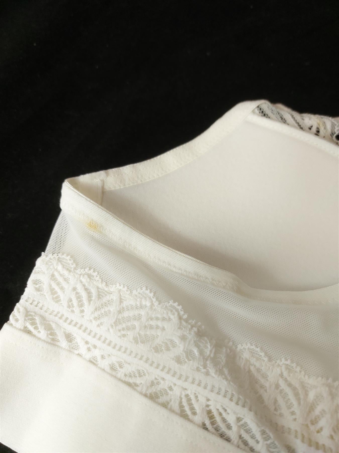 Oysho Non-Wired Lace Bra Padded Comfort Designer White 38B (Shop Soiled)